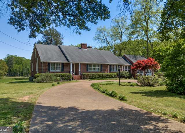 Property at 9834 Lavonia Rd, Carnesville, GA 30521, 4 beds, 2 baths