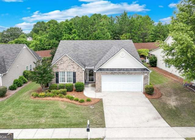 Property at 936 Village View Cir, Loganville, GA 30052, 2 beds, 2 baths