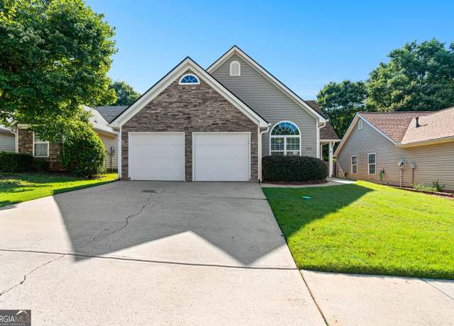 Property at 523 Hunterian Pl, Newnan, GA 30265, 3 beds, 2 baths