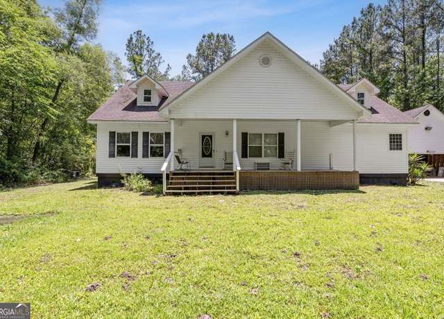 Property at 389 Magnolia Dr, Waverly, GA 31565, 3 beds, 2 baths