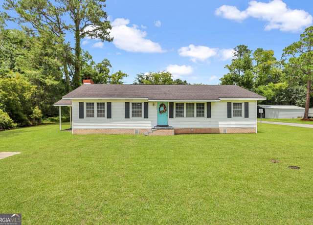 Property at 1460 Waycross Hwy, Jesup, GA 31545, 3 beds, 2 baths