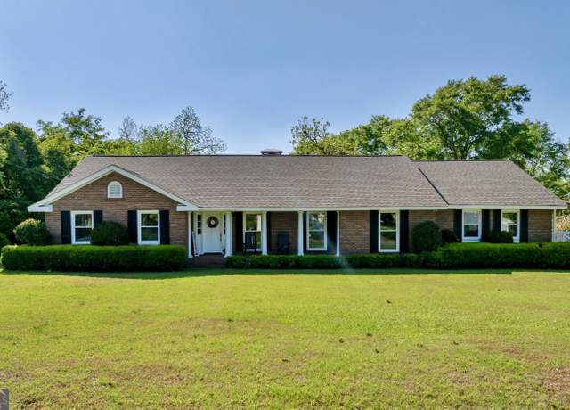 Property at 200 Woodridge Rd, Dublin, GA 31021, 4 beds, 3 baths