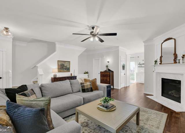 Property at 833 Society Ct, Woodstock, GA 30188, 2 beds, 2.5 baths