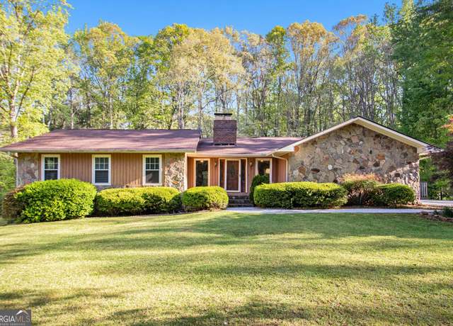 Property at 215 North Mourning Dove Dr N, Fayetteville, GA 30215, 6 beds, 3 baths