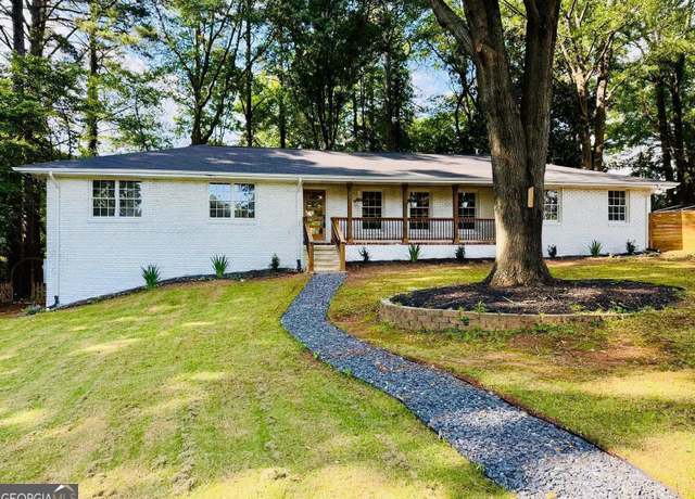 Property at 800 Kiowa Dr NE, Marietta, GA 30060, 4 beds, 3 baths