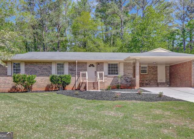 Property at 15 Windsor Rd, Newnan, GA 30263, 3 beds, 2 baths