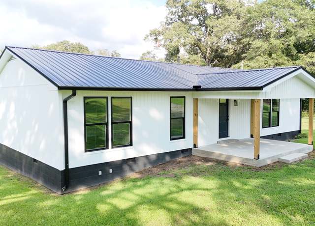 Property at 1558 Hartwell Hwy, Elberton, GA 30635, 3 beds, 2 baths