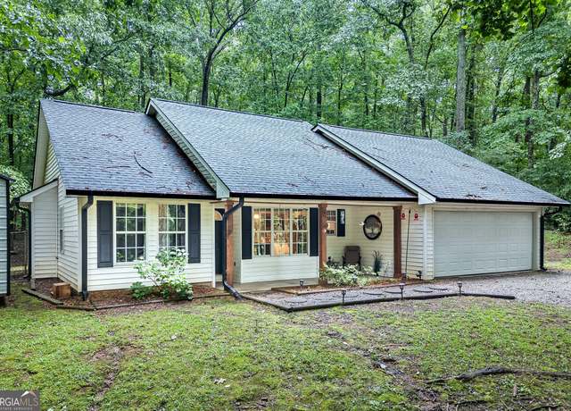 Property at 160 W Fork Dr, Newnan, GA 30263, 3 beds, 2 baths