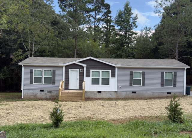 Property at 280 Lawrence St, Cornelia, GA 30531, 3 beds, 2 baths