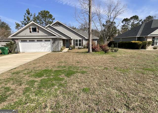 Property at 4004 Hawthorne Dr, Valdosta, GA 31605, 4 beds, 2 baths