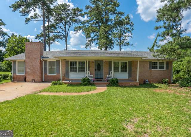 Property at 505 E Mcintosh Rd, Griffin, GA 30223, 3 beds, 2 baths