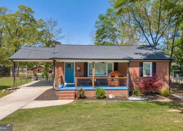 Property at 38 Irene St, Toccoa, GA 30577, 3 beds, 1 bath