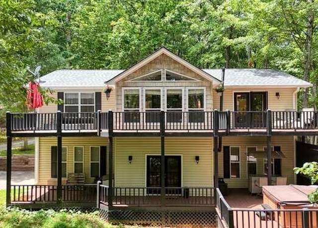 Property at 70 Martys Dr, Blairsville, GA 30512, 3 beds, 3 baths