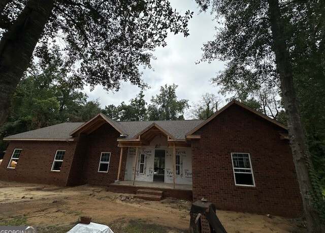 Property at 205 Cedar Creek Ct, Dublin, GA 31021, 3 beds, 2 baths