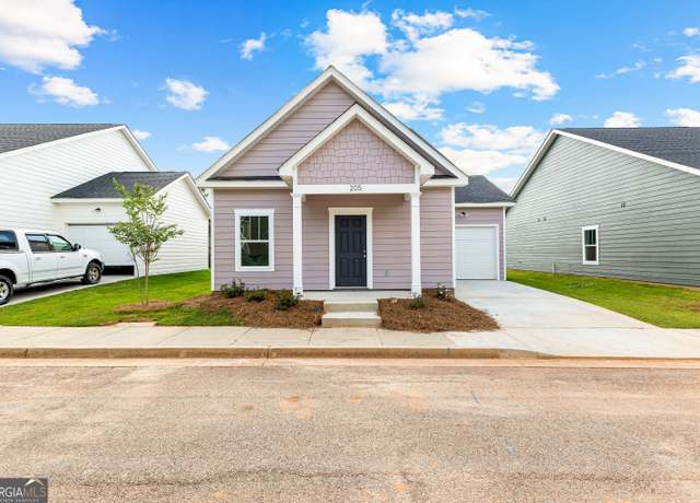 Property at 205 Lenox Cir, Lagrange, GA 30241, 3 beds, 2 baths