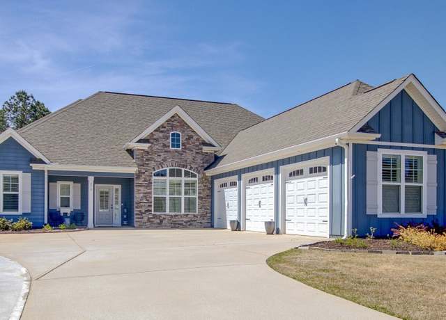 Property at 270 Kenwood Trl, Senoia, GA 30276, 5 beds, 3 baths