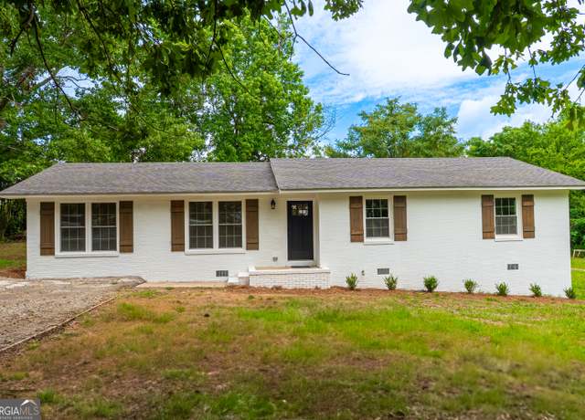 Property at 106 Sinclair Marina Rd NE, Milledgeville, GA 31061, 4 beds, 2 baths