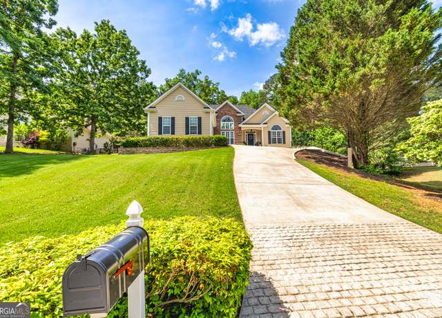 Property at 120 Lyndhurst Way, Sharpsburg, GA 30277, 5 beds, 3 baths