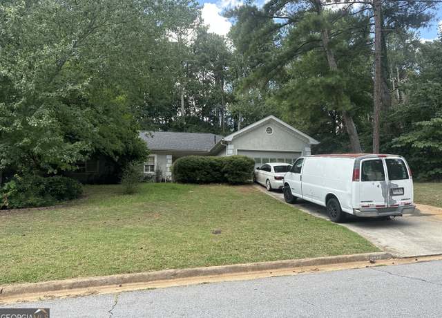 Property at 2021 Huntcliff Dr, Lawrenceville, GA 30043, 3 beds, 2 baths