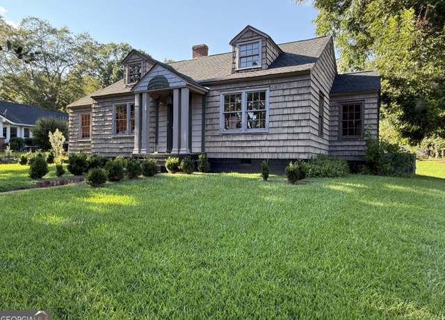 Property at 403 Holmes St, Barnesville, GA 30204, 3 beds, 2 baths