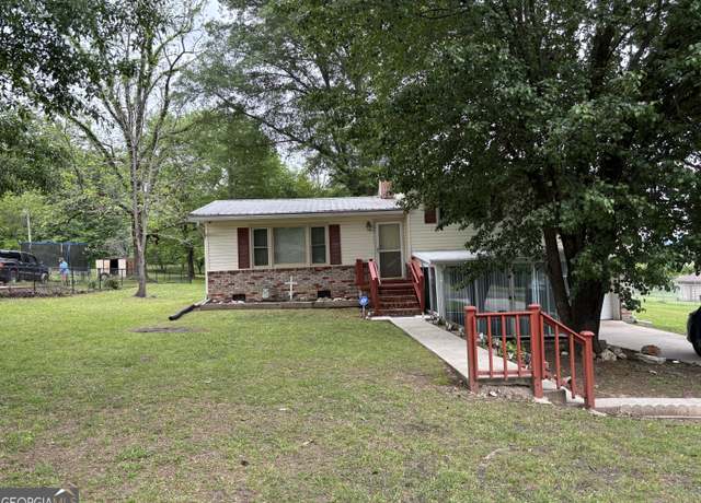 Property at 888 Oak Hill Dr, Trion, GA 30753, 3 beds, 1.5 baths