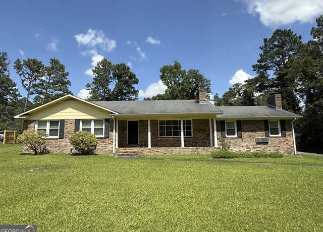 Property at 733 Hillwood Dr, Statesboro, GA 30458, 3 beds, 2 baths
