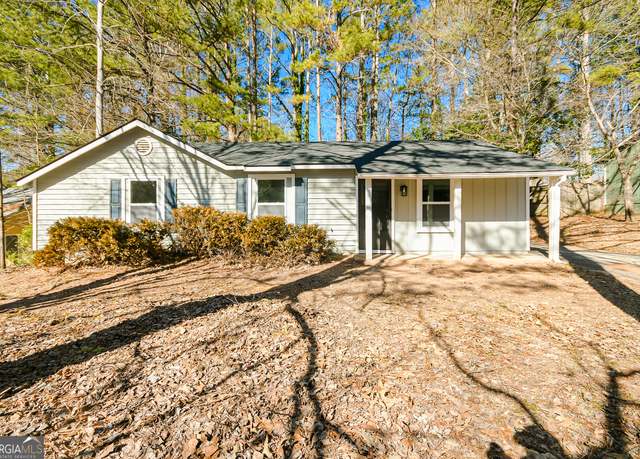 Property at 8479 Alden Dr, Riverdale, GA 30274, 3 beds, 2 baths