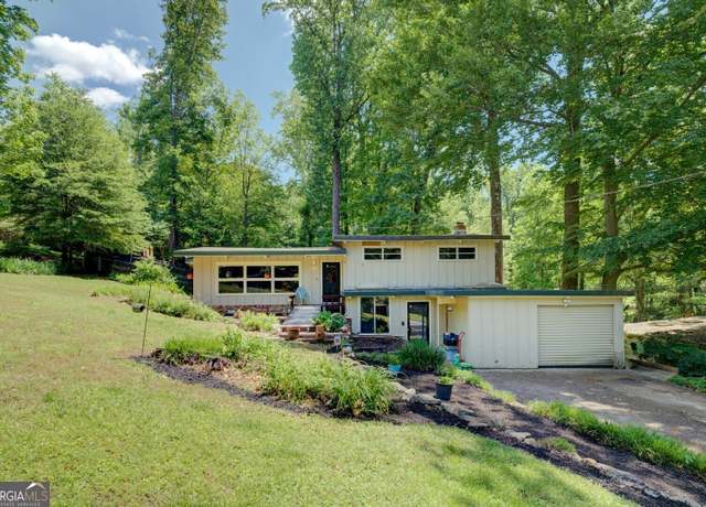 Property at 3449 Archwood Dr, Doraville, GA 30340, 4 beds, 2 baths