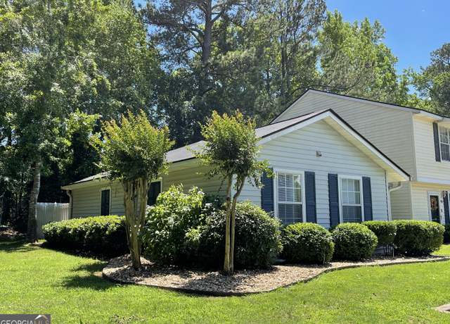 Property at 401 Bainbridge Dr, Mcdonough, GA 30253, 3 beds, 2 baths