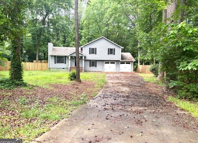 Property at 7813 Sugarland Dr, Jonesboro, GA 30236, 3 beds, 2 baths