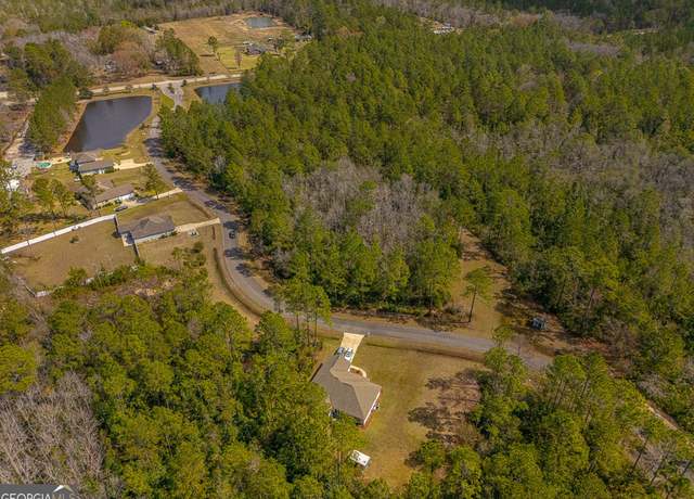 Property at 120 Carolwoods Dr, Brunswick, GA 31523, 4 beds, 2 baths