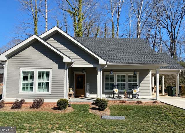 Property at 111 Smith Ct, Clarkesville, GA 30523, 2 beds, 2 baths