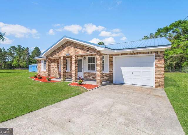 Property at 1109 Mary Ann Dr, Hinesville, GA 31313, 3 beds, 2 baths