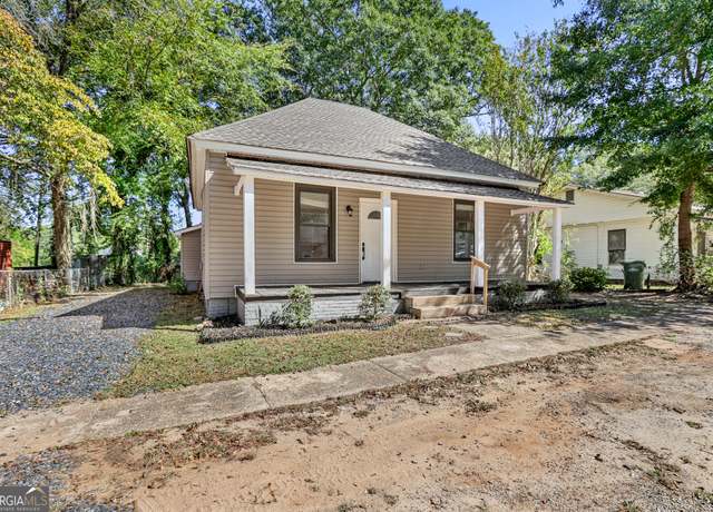 Property at 511 Granite St, Hogansville, GA 30230, 4 beds, 2 baths