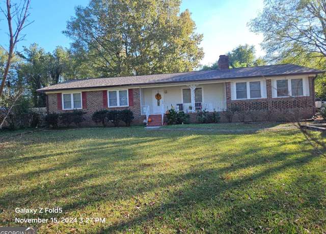 Property at 30 Glen View Dr NE, Rome, GA 30165, 3 beds, 3 baths