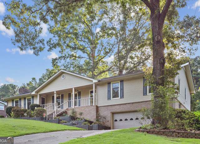 Property at 6074 Shallow Wood Ln, Douglasville, GA 30135, 3 beds, 2.5 baths