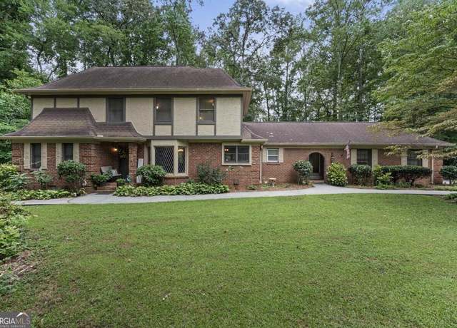 Property at 2645 Creek Indian Trl, Jonesboro, GA 30236, 4 beds, 3.5 baths