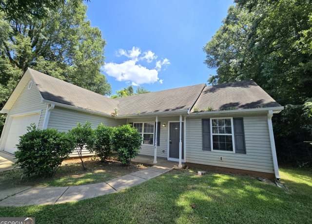 Property at 999 Dixie Dr, Jonesboro, GA 30236, 3 beds, 2 baths