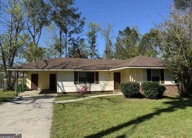 Property at 902 E Brookwood Dr, Valdosta, GA 31601, 3 beds, 2 baths