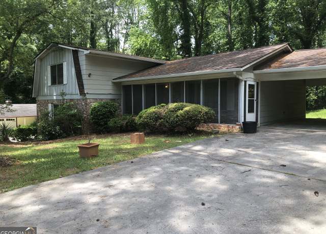 Property at 2017 Pine Cone Dr SW, Atlanta, GA 30331, 3 beds, 2.5 baths