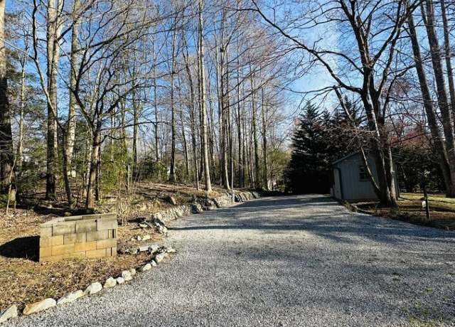 Property at 318 Hidden Valley Rd, Cleveland, GA 30528