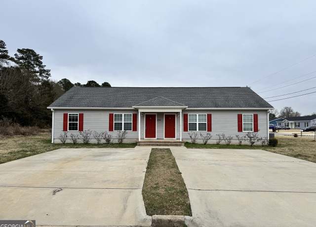 Property at 104 Newton St Unit A & B, Fort Valley, GA 31030, 3 beds, 2 baths