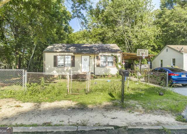 Property at 205 Evergreen St, Warner Robins, GA 31093, 5 beds, 2 baths