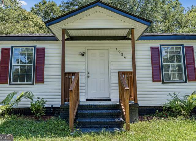 Property at 1924 Virginia Ave, Augusta, GA 30906, 2 beds, 1 bath