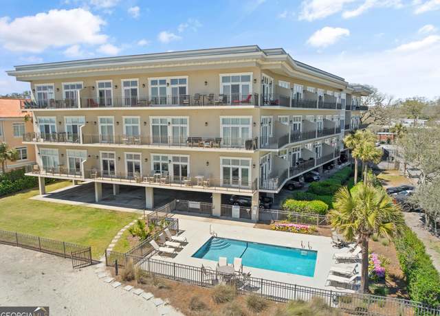 Property at 800 Ocean Blvd #204, St. Simons, GA 31522, 2 beds, 2.5 baths