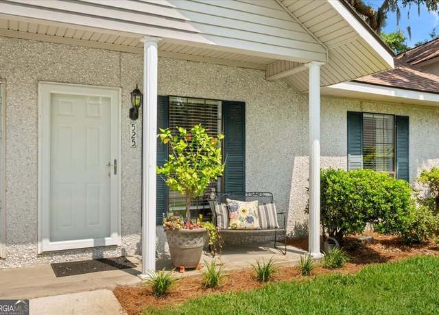 Property at 525 Brockinton South, St. Simons, GA 31522, 3 beds, 2 baths