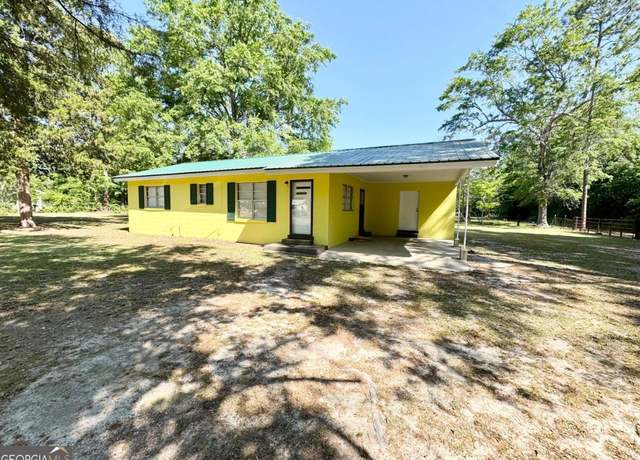 Property at 118 Flint St, Fitzgerald, GA 31750, 2 beds, 1 bath