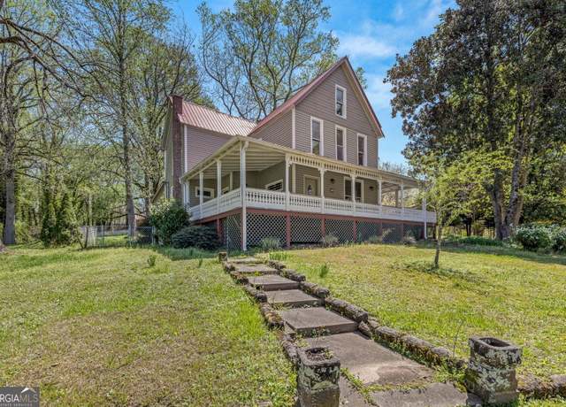 Property at 623 Maine St, Demorest, GA 30535, 5 beds, 3 baths
