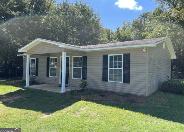 Property at 1512 Academy Ave, Dublin, GA 31021, 3 beds, 2 baths