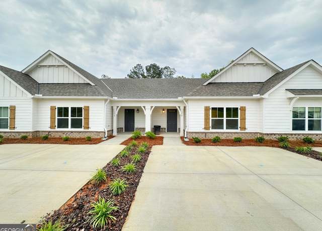 Property at 1334 Mooty Bridge Rd, Lagrange, GA 30240, 2 beds, 2 baths